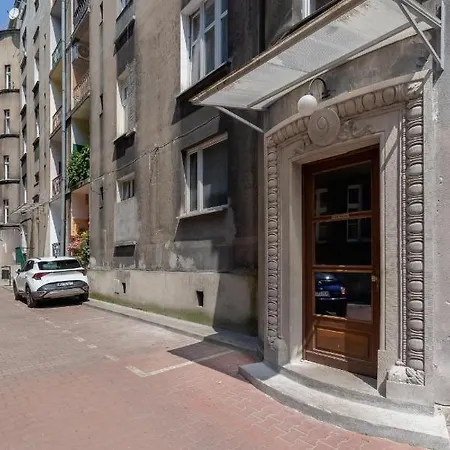 Daire Spacious Retro In The Center Of Cracow By Renters Krakow