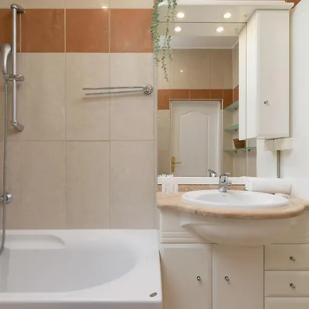 Apartment Spacious Retro In The Center Of Cracow By Renters *