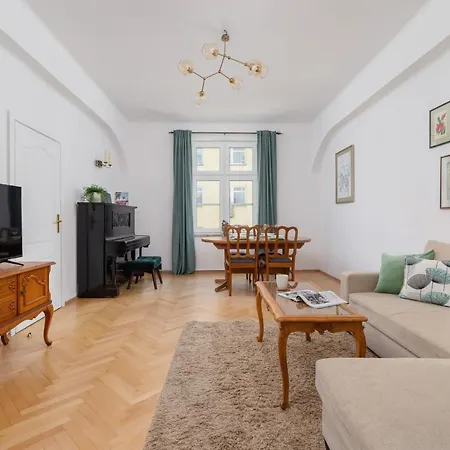 Spacious Retro In The Center Of Cracow By Renters Apartment Krakow
