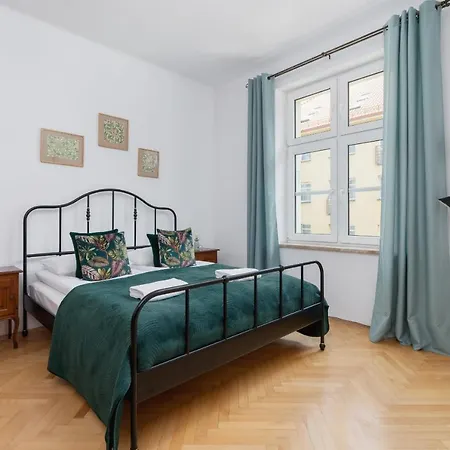 Spacious Retro In The Center Of Cracow By Renters Apartmán Krakov