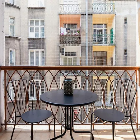 Spacious Retro In The Center Of Cracow By Renters Krasków