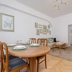 Daire Spacious Retro In The Center Of Cracow By Renters *