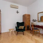 Spacious Retro In The Center Of Cracow By Renters Daire Krakow